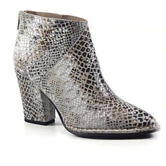 Women’s DIBA TRUE Pay Phone Snakeskin leather booties- Size 9.5 - Picture 1 of 12